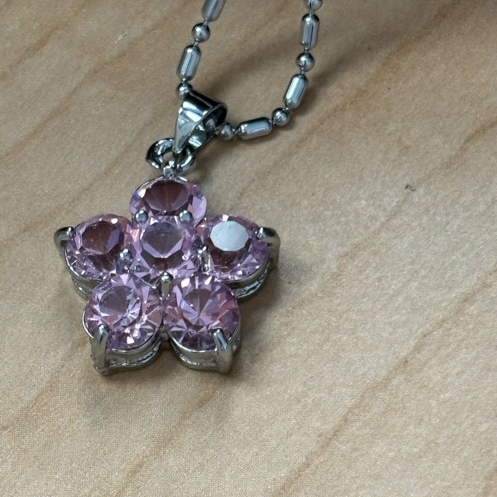 Sparkling pink stone pendant necklace in silver tone/ marked 18KRGP